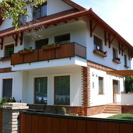Sara Apartman Hévíz المظهر الخارجي الصورة